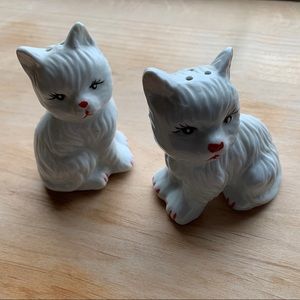 White puppy/ kitten salt & pepper shakers